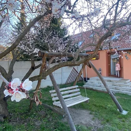 Ferienhaus Doma Na Lipniku-private Country House,