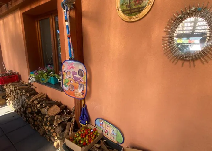 بيت للعطل Doma Na Lipniku-private Country House, *